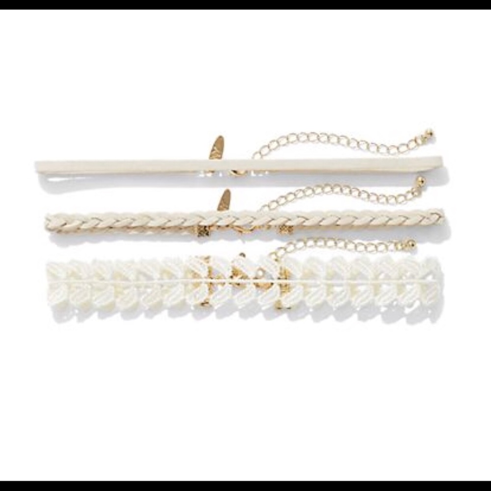 🌻SALE!🌻White Choker Necklace Set of 3